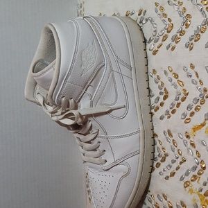 NIKE AIR JORDAN 11.5 FOR AMPUTEE (1 SHOE)